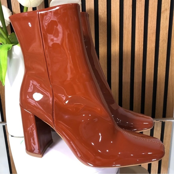 NEW WITHOUT TAGS Steve Madden Nevit Faux Patent Leather Boots Cognac Size 7.5 - Picture 2 of 7